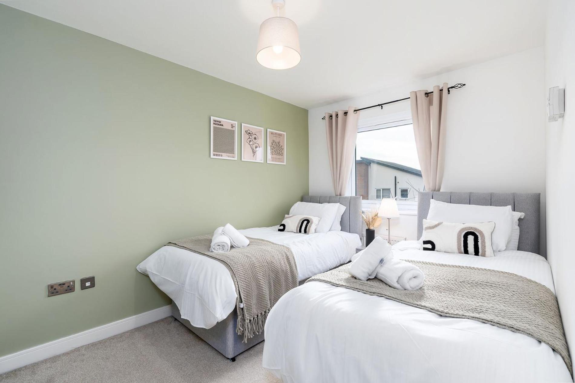 6 Guests - 3 Bedrooms - Free Wi-Fi - マンチェスター エクステリア 写真